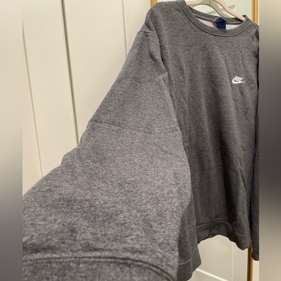Nike Grey Crewneck - Picture 2 of 5